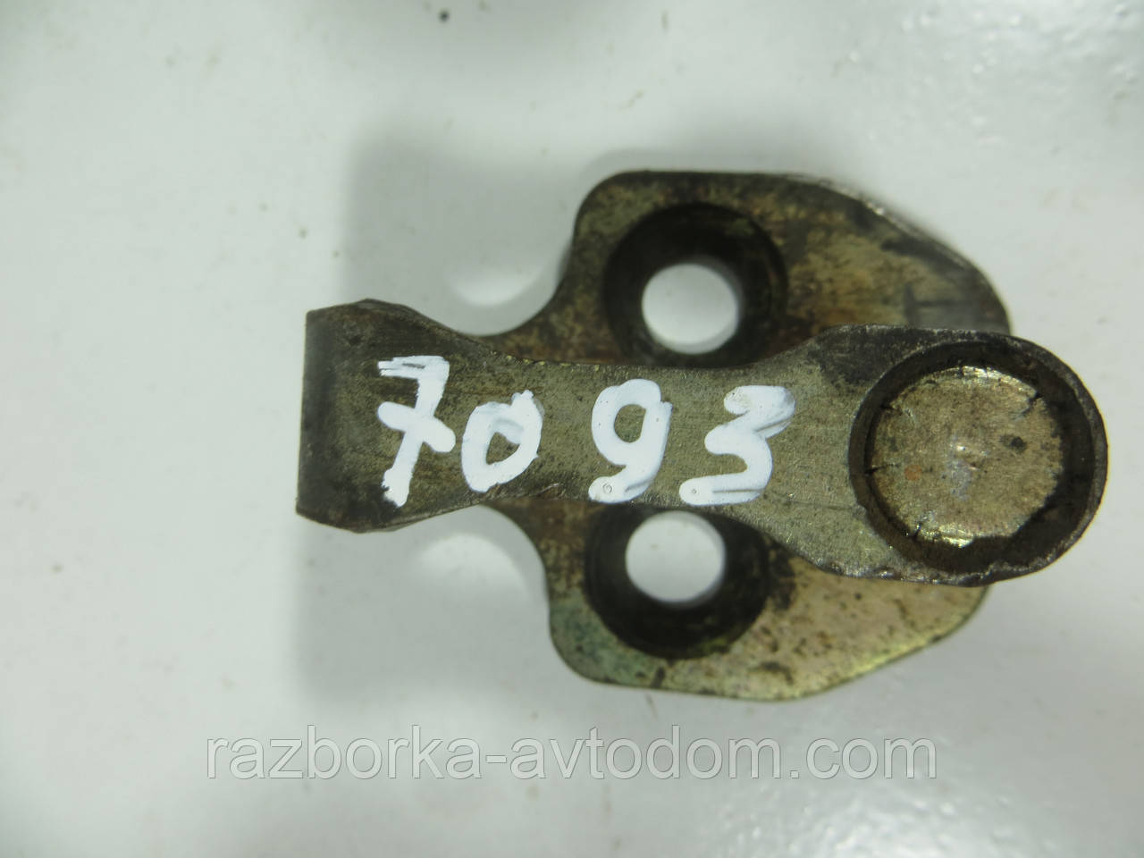 Скоба замка передней двери FORD TRANSIT (1986-2000) ОЕ: 30975001