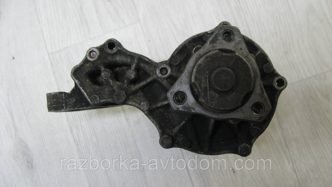 Корпус Помпи водяний (насос) охолодження VW Golf 2, Golf 3, Jetta 2, Transporter T3, Passat B3/B4 OE: 056121013A