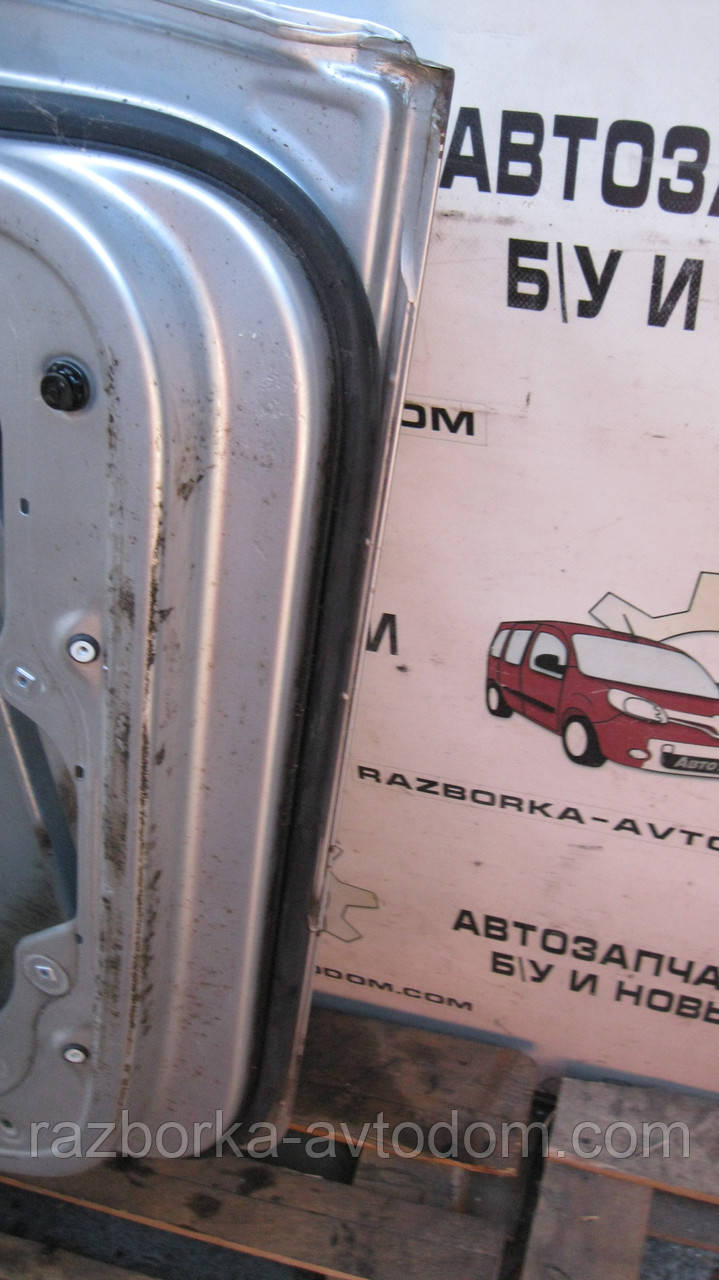Двері задня ліва VW Touran (03-10) OE:1T0833055R Дефект: іржа в куточку