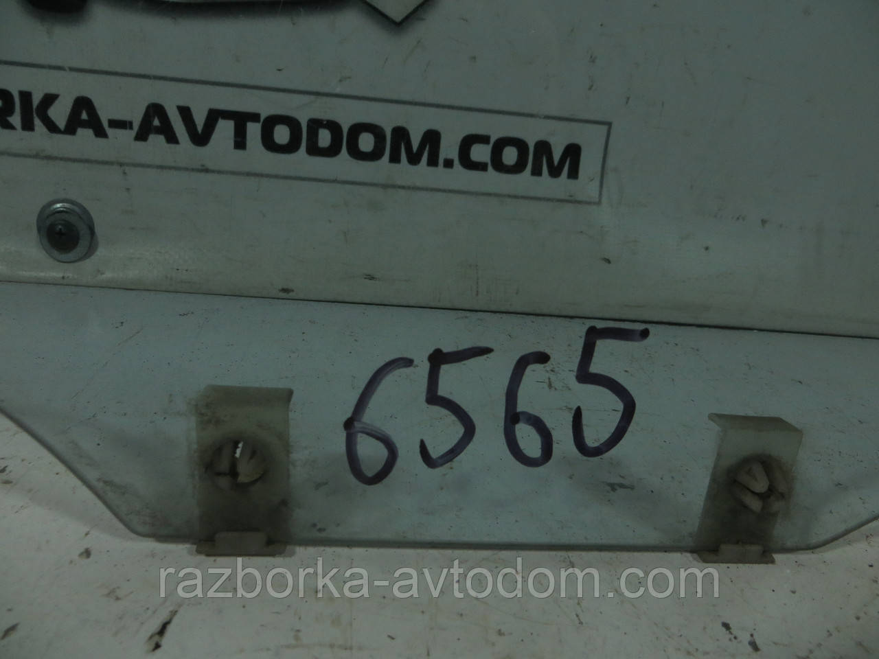 Скло заднього правого дверей універсал Nissan Sunny N14 (1990-1995), ОЕ: 82312-60R01