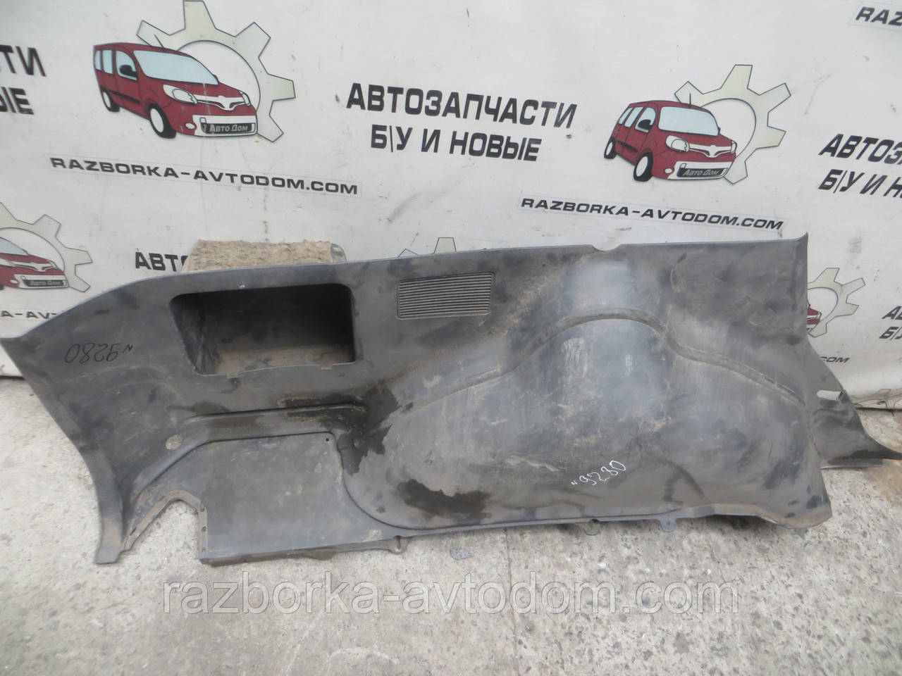 Обшивка багажника задня ліва Mitsubishi Pajero Sport 1 (1997-2009) OE:MR227527