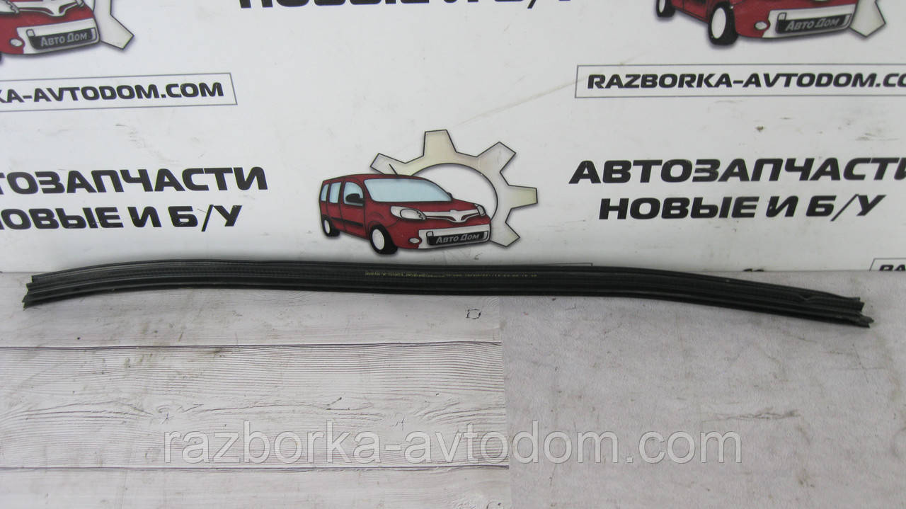 Ущільнювач молдинг скла передньої лівої Citroen Berlingo (96-08), Peugeot partner (96-08) OE:9309G5 фото 2