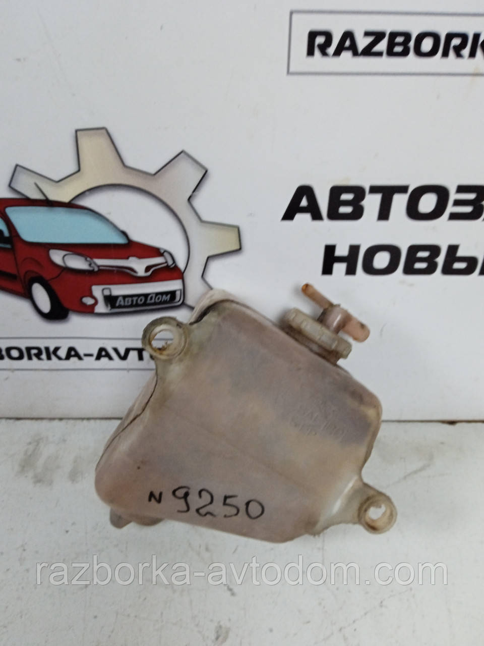 Бачок розширювальний Mitsubishi Pajero Sport 1 (1997-2009) OE:MR386070
