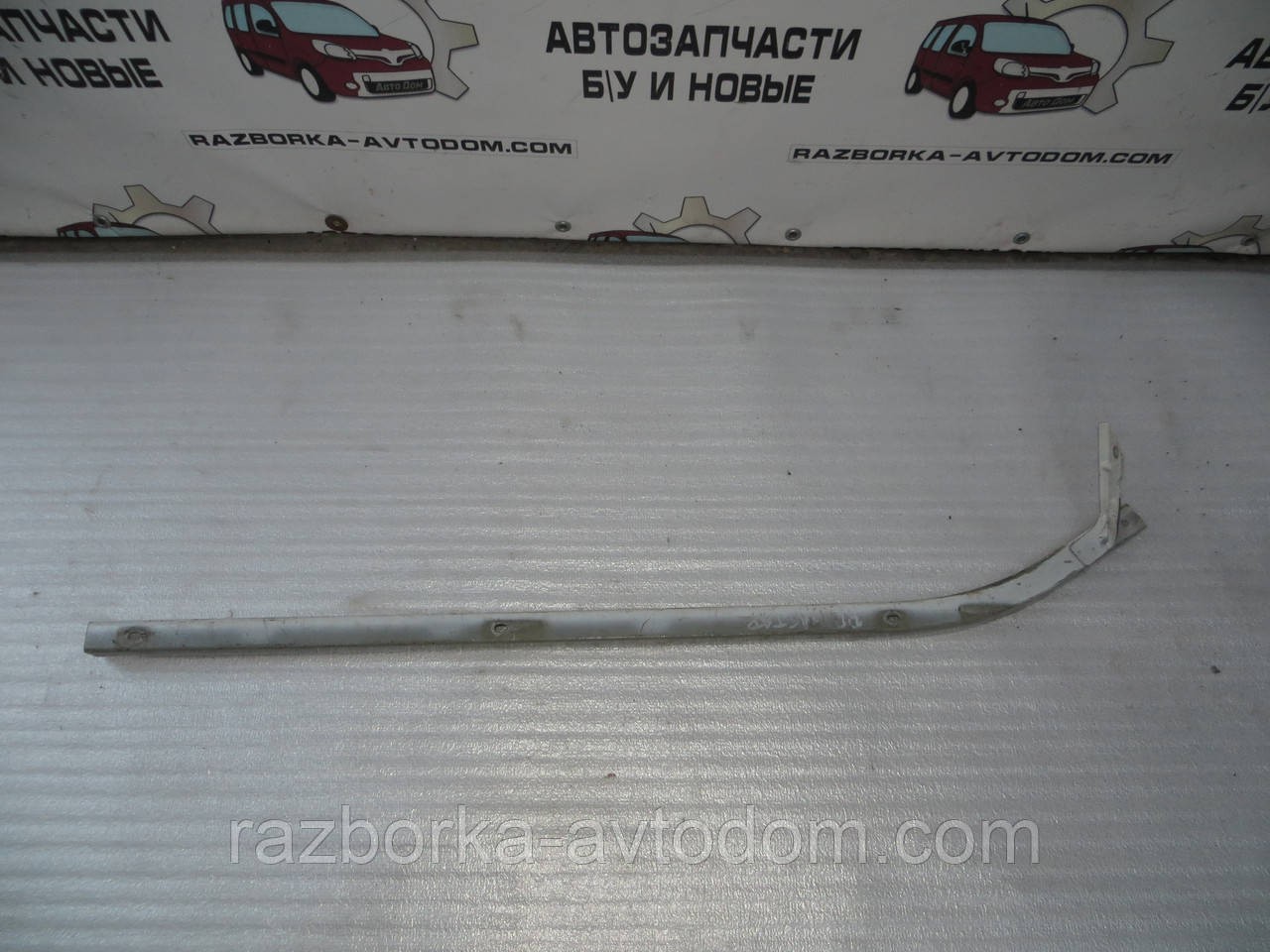 Напрямні ролики правих бічних дверей верхня Renault Trafic (2000-2014) OE:7700312375