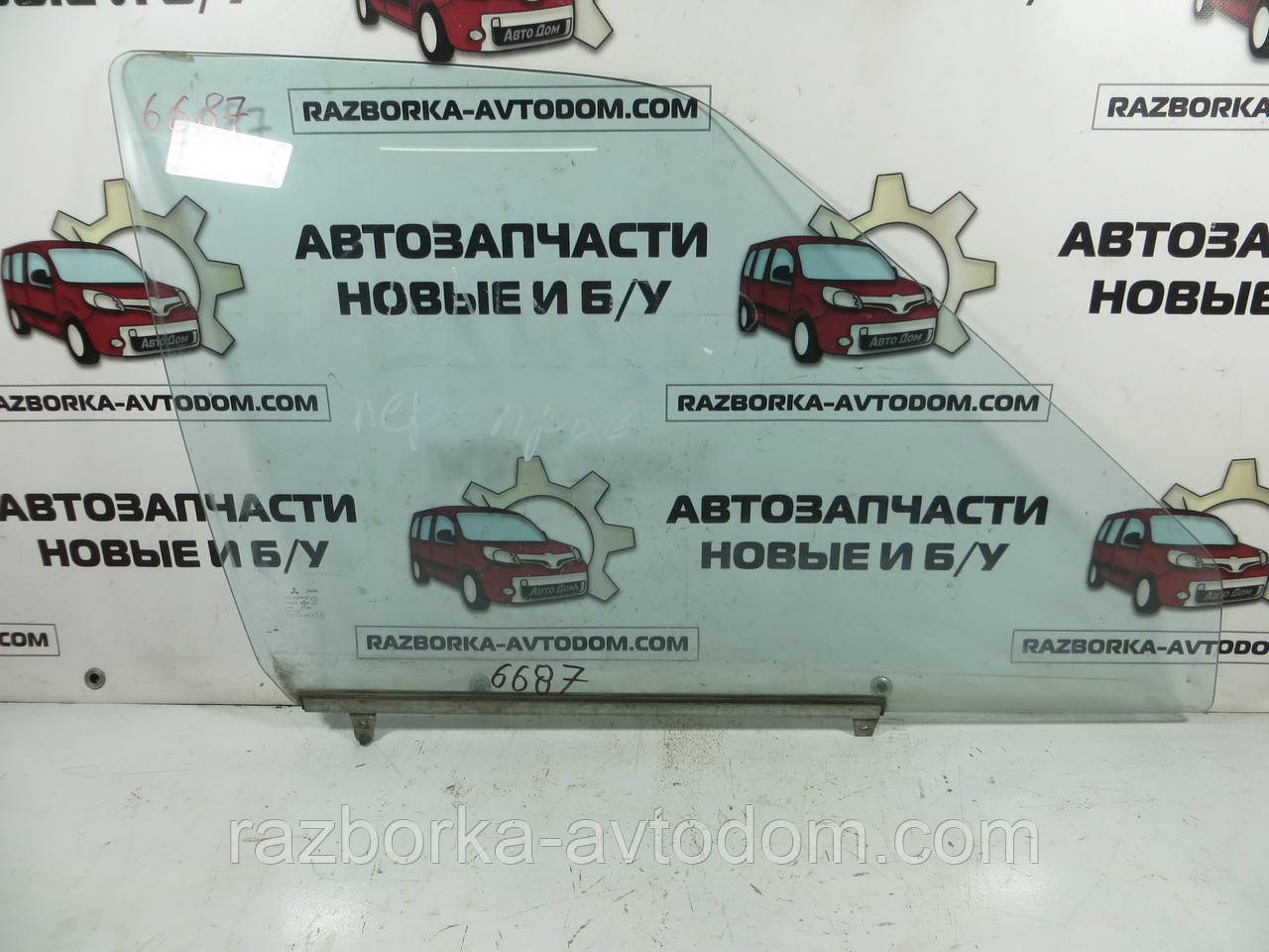 Скло правої двері (3 дверцята) Mitsubishi Lancer, mitsubishi Colt,CJO (1996-2004) Е: MR236668