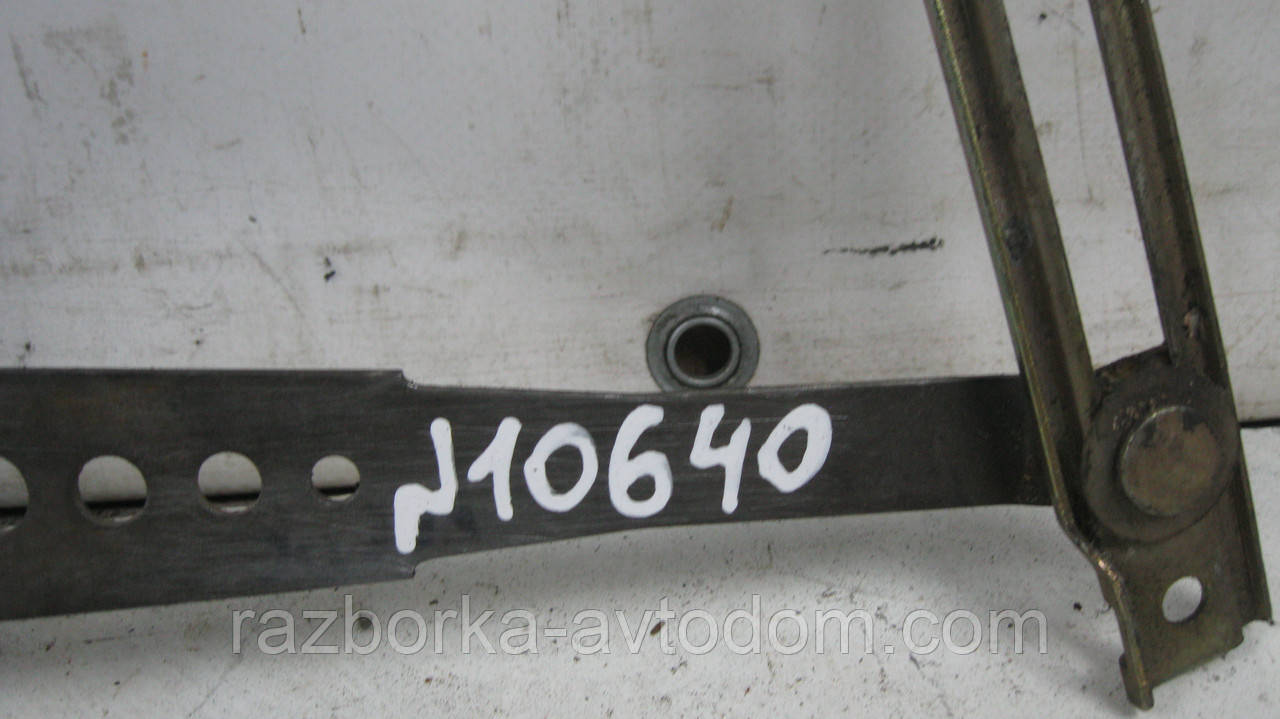 Склопідіймач задній правий (механічний) Mercedes W123 (1975-1985) OE:1237302046 фото 2