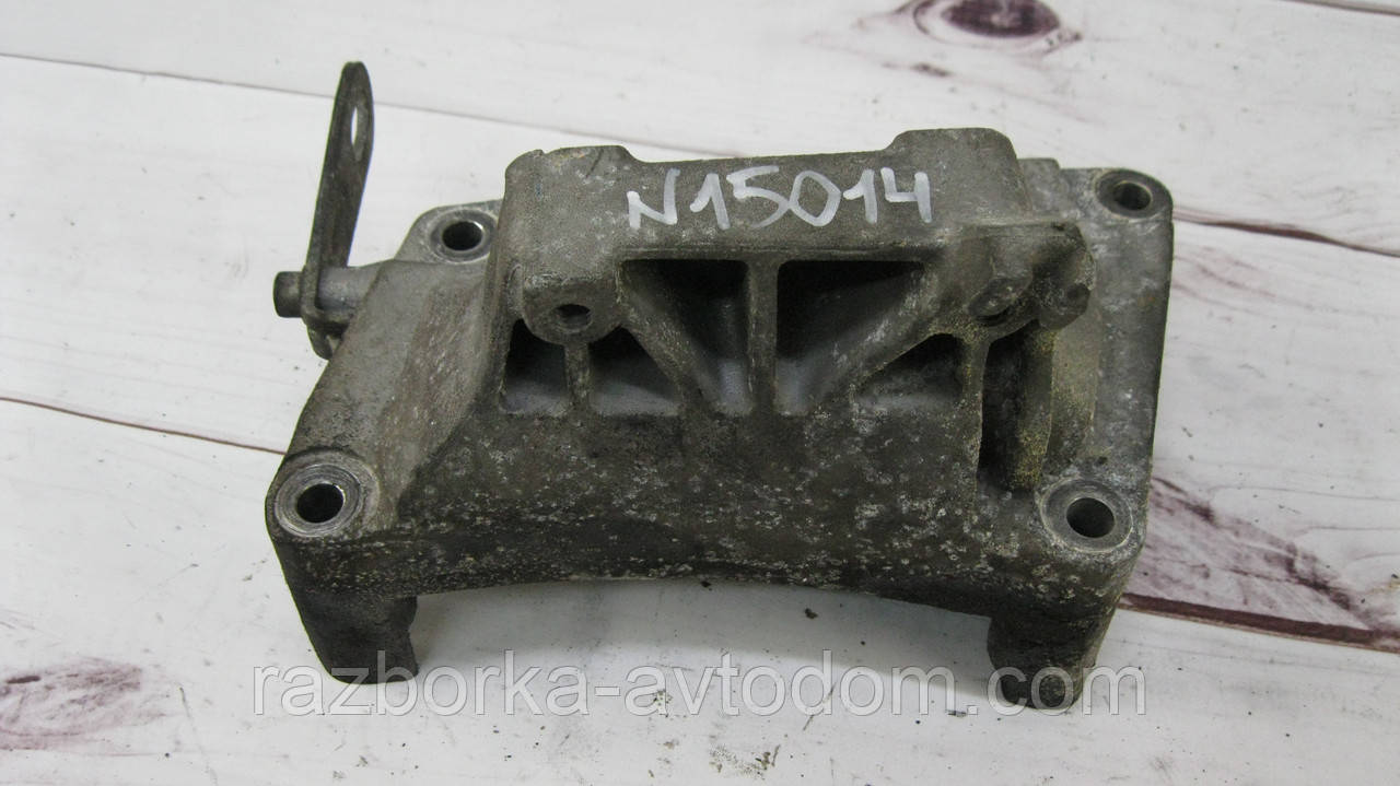 Кронштейн кріплення двигуна правий Opel Corsa C (2000-2012) OE:93177463, 93188015