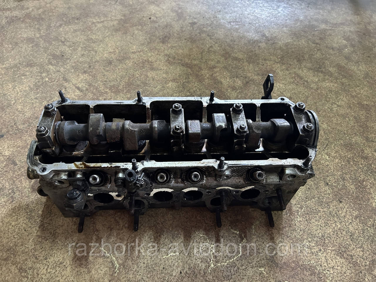 Головка блока циліндрів (ГБЦ) VW B3 1.8I (1988-1993) ДЕФЕКТ: протікає ( продаж заради розпочинання)