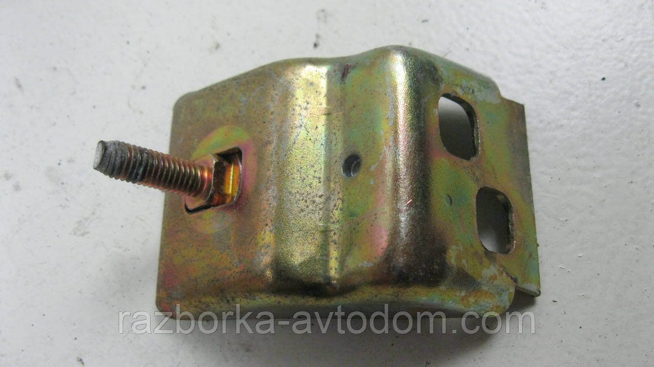 Кронштейн кріплення багажника на дах VW Passat B5 (1997-2000) OE:3B9860197