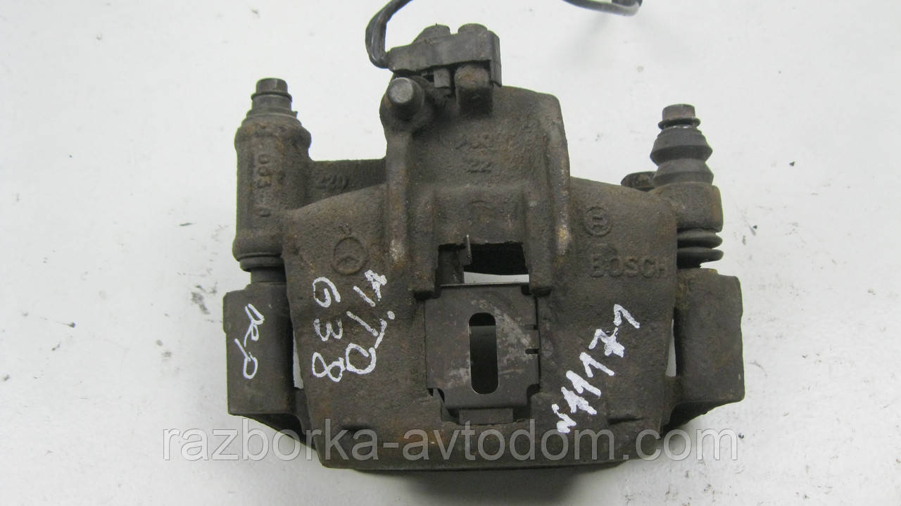 Суппорт передній правий Mercedes Vito W638 (1996-2003) OE:A0014206283