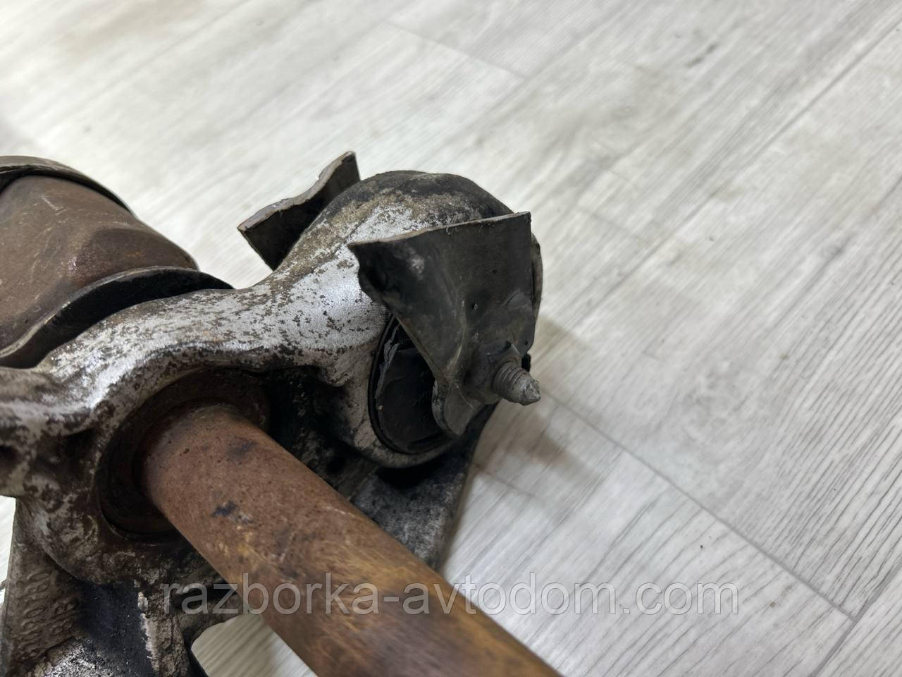 Напівось передня права (привод) (25/24) Peugeot 308, 3008, 5008, Citroen C4 II, DS4 OE:3273VP