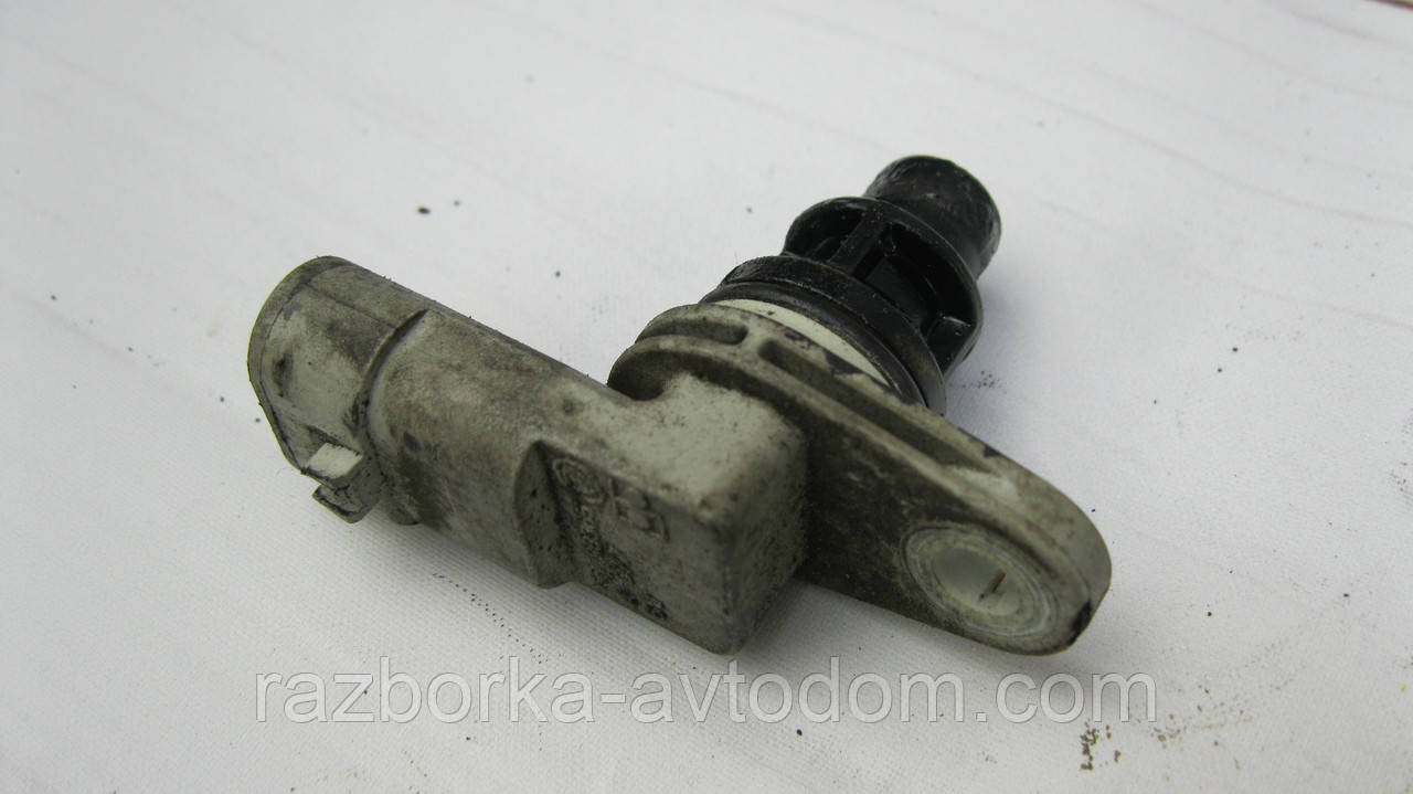 Датчик обертів розподілила Opel Corsa C (00-12), Combo C OE:93178046, 93190703