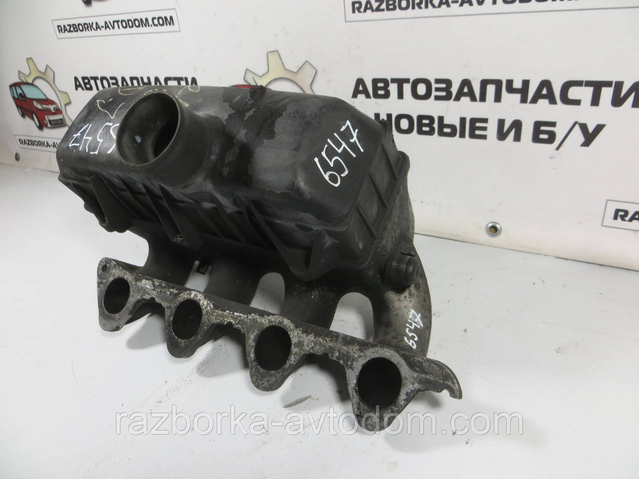 Впускний колектор із корпусом повітряного фільтра Renault Trafic 2.1D (1980-2000) ОЕ: 770598324