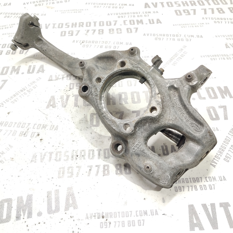 Цапфа передня права Audi A4 B8 (07-15) 2.0 дизель