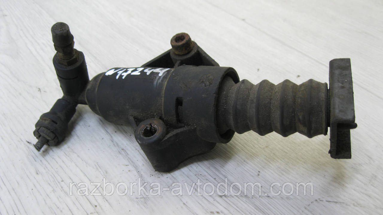 Циліндр зчеплення робочий VW Golf 4, Passat B5, Bora, Polo, Skoda Octavia, Audi A3 та інші OE: 1J0721261F