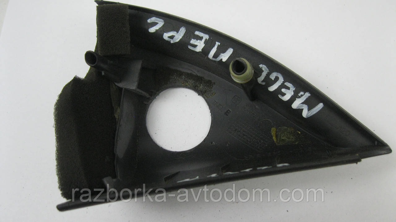Накладка лівого дзеркала внутрішня Renault Megane 2 (2003-2009) OE:8200079928