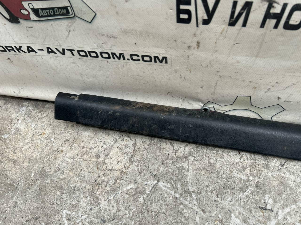 Накладка/обличчя порога правого (внутрішня) універсал VW Passat B5(96-00) OE:3b0853370d