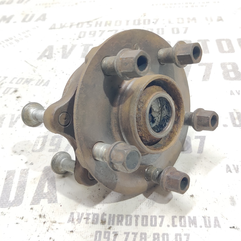Ступиця Audi A4 B8