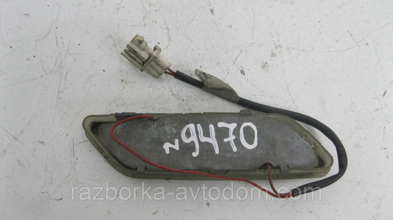 Ліхтар салону BMW E38 (1994-2001) OE:633113744151