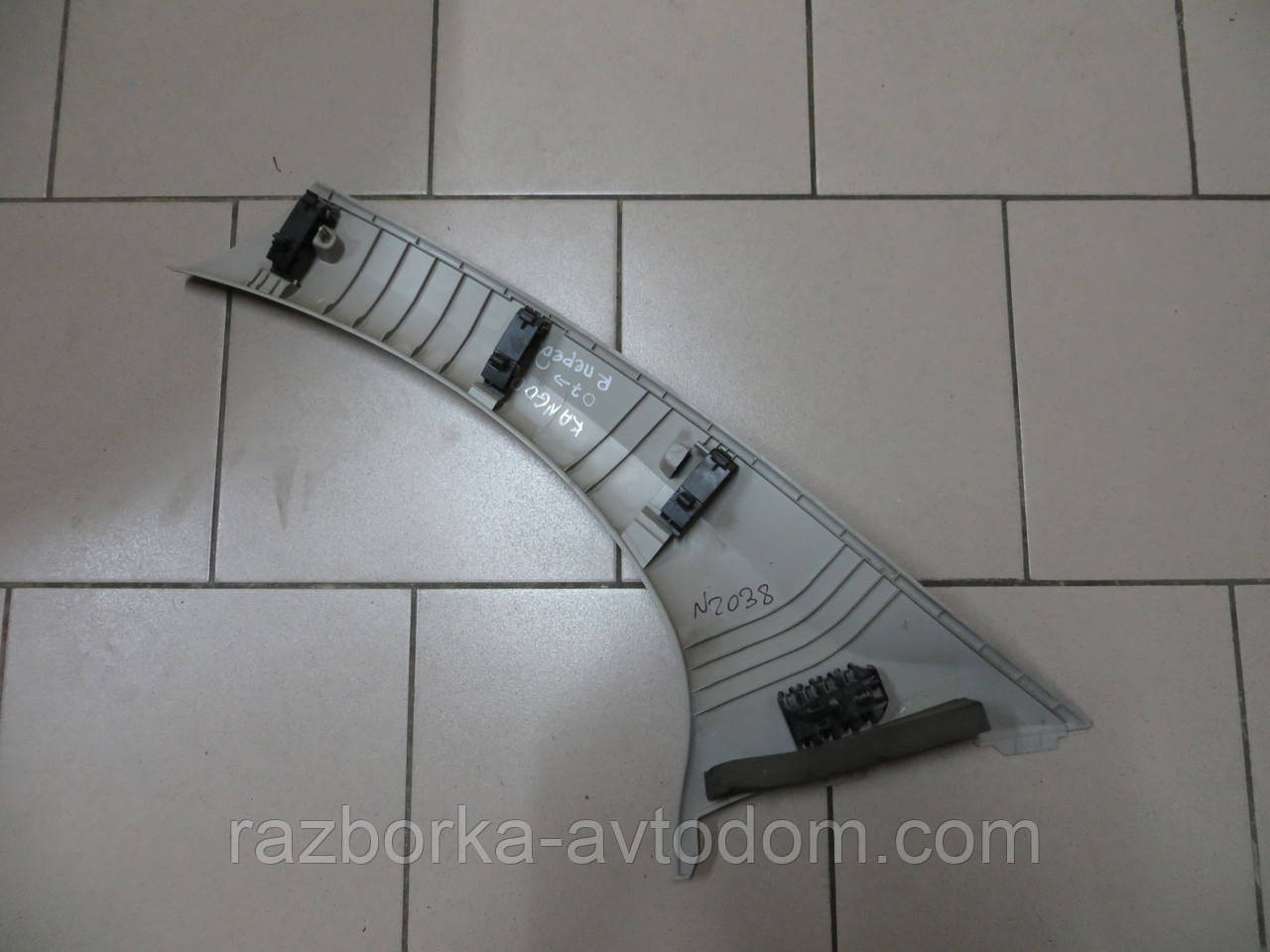 Декоративна накладка лобового скла права внутрішня Renault Kangoo (08-13) 8200419433 фото 2