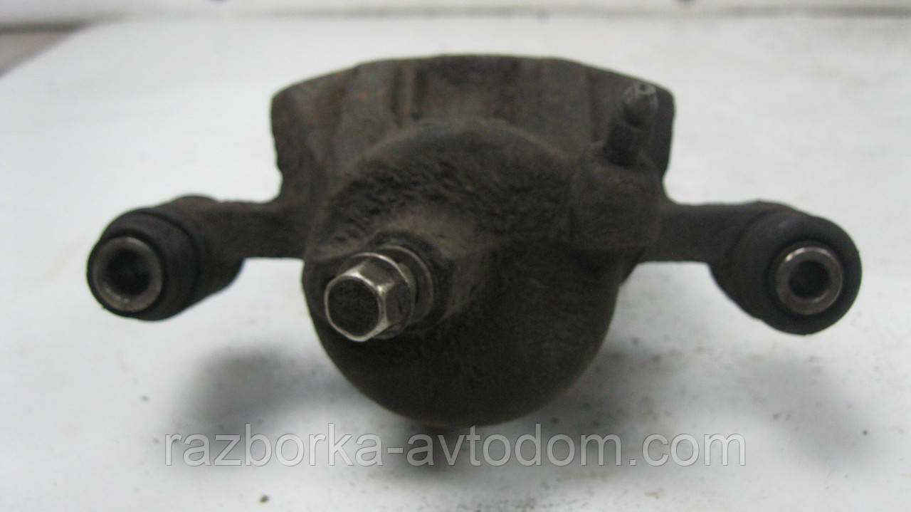 Суппорт передній правий Mazda 626 GC (1983-1987) OE:GG2933980