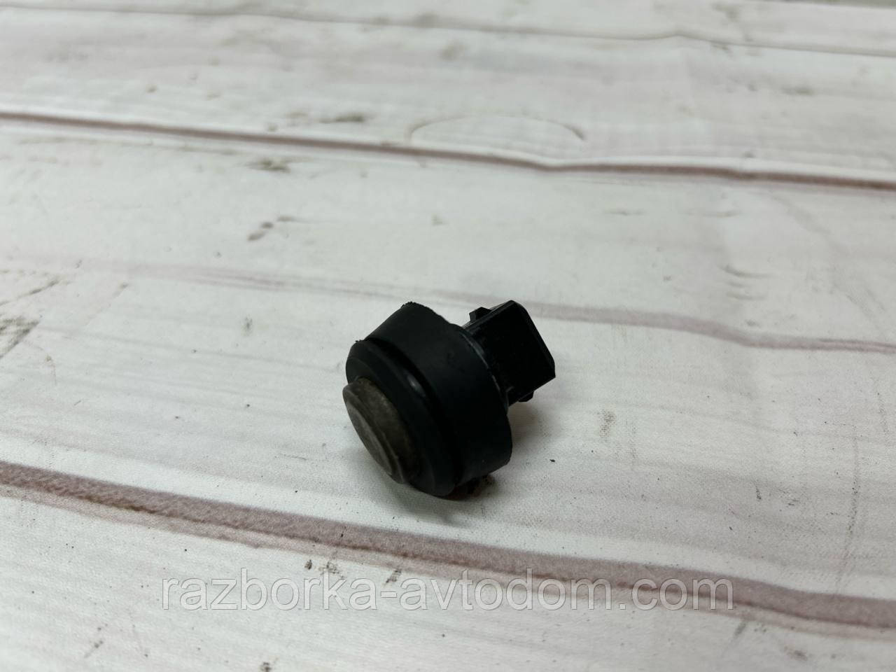 Датчик охолоджувальної рідини VW Passat B5 (96-05) 1,9TD, Golf 3,4, Bora, Skoda Octavia, Superb OE:1h0959625
