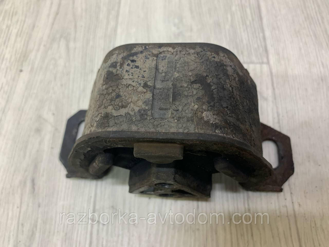Подушка опора двигуна передня ліва Daewoo Lanos / Sens OE:90250437