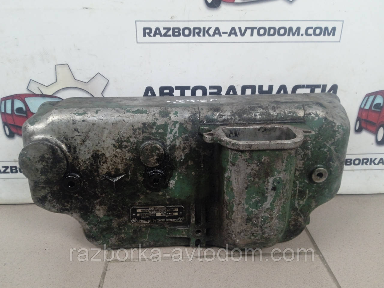 Кришка головки блока (клапанна) Mercedes 609 4.0D (1967-1996) OE:3140161005
