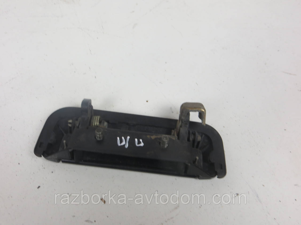 Ручка дверей зовнішня передня права Mitsubishi Pajero Sport 1 (1997-2009) OE:MR371042