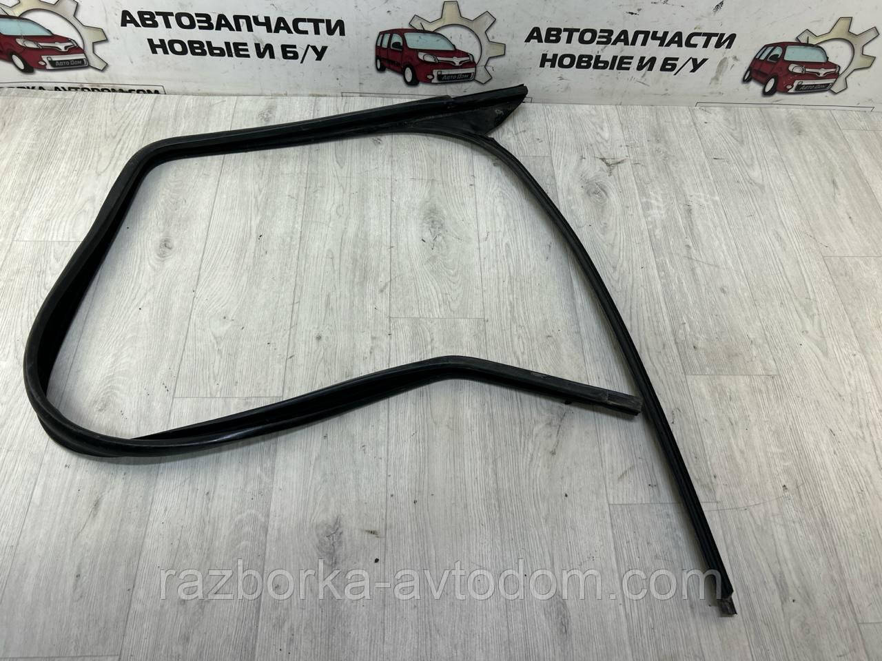 Ущільнювальна гумка скла дверей передньої правої Citroen Berlingo, Peugeot Partner (2003-2008) OE:96193456