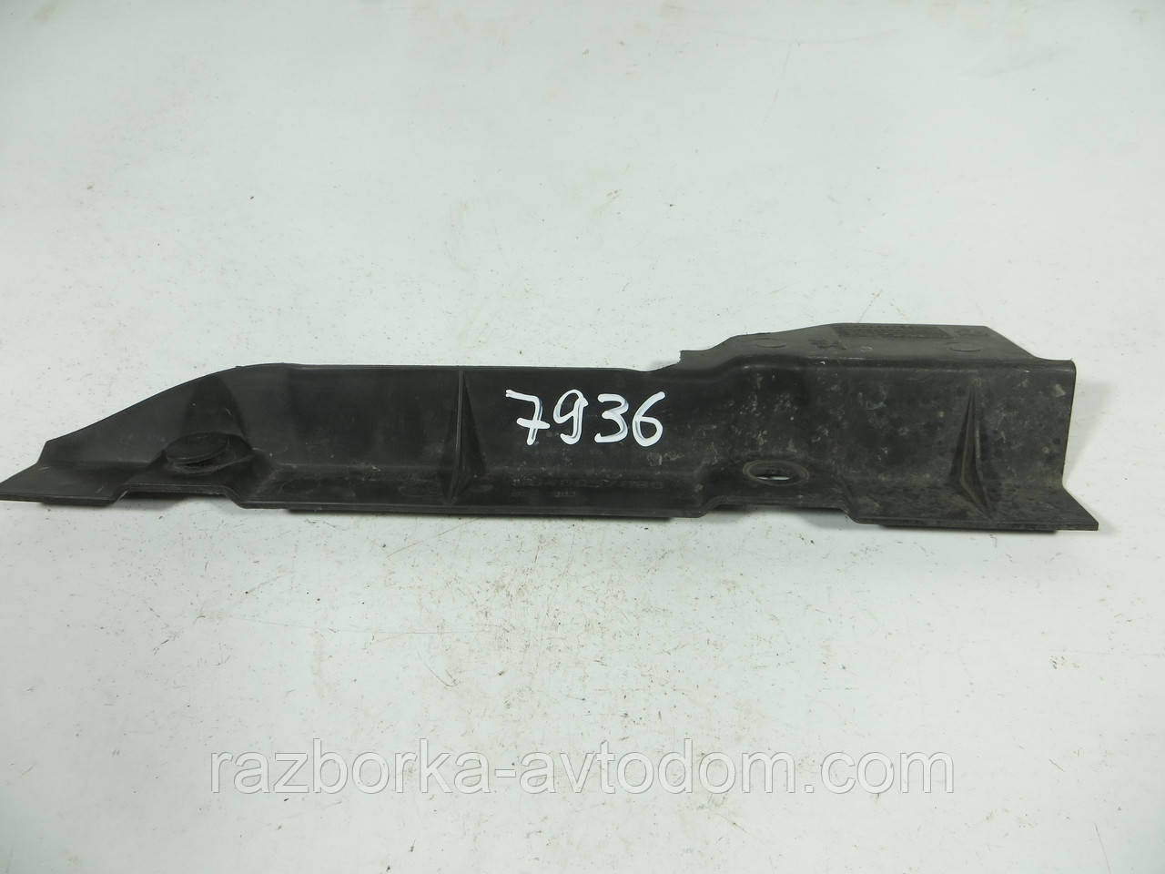 Дефлектор радіатора PEUGEOT 307 (2001-2008) ОЕ: 9640057880 фото 2