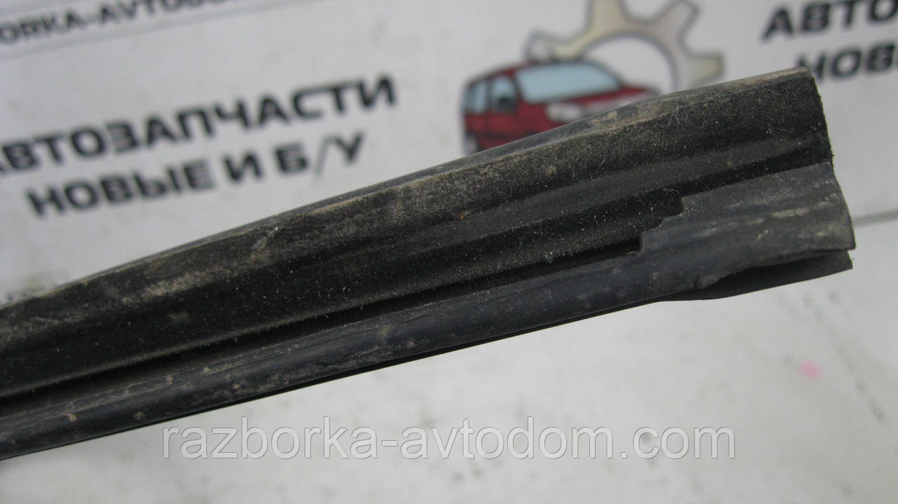 Ущільнювальна гумка передніх правих дверей Opel Vectra B (1995-2002) OE:90464288 фото 2