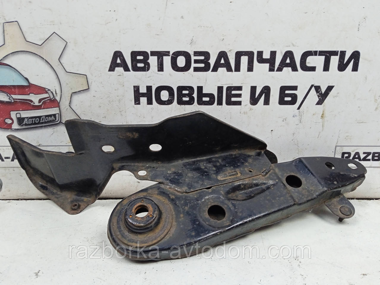 Кронштейн заднього підрамника правий Infiniti Q50 (2014-) OE:554514GA0C