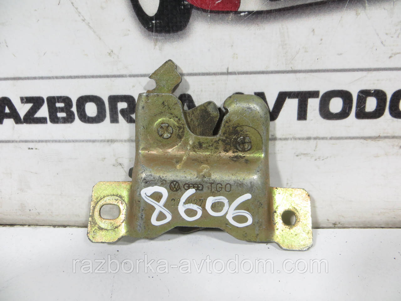 Замок кришки багажника VW Jetta 1, Golf 1 (1974-1984) ОЕ: 321827505C