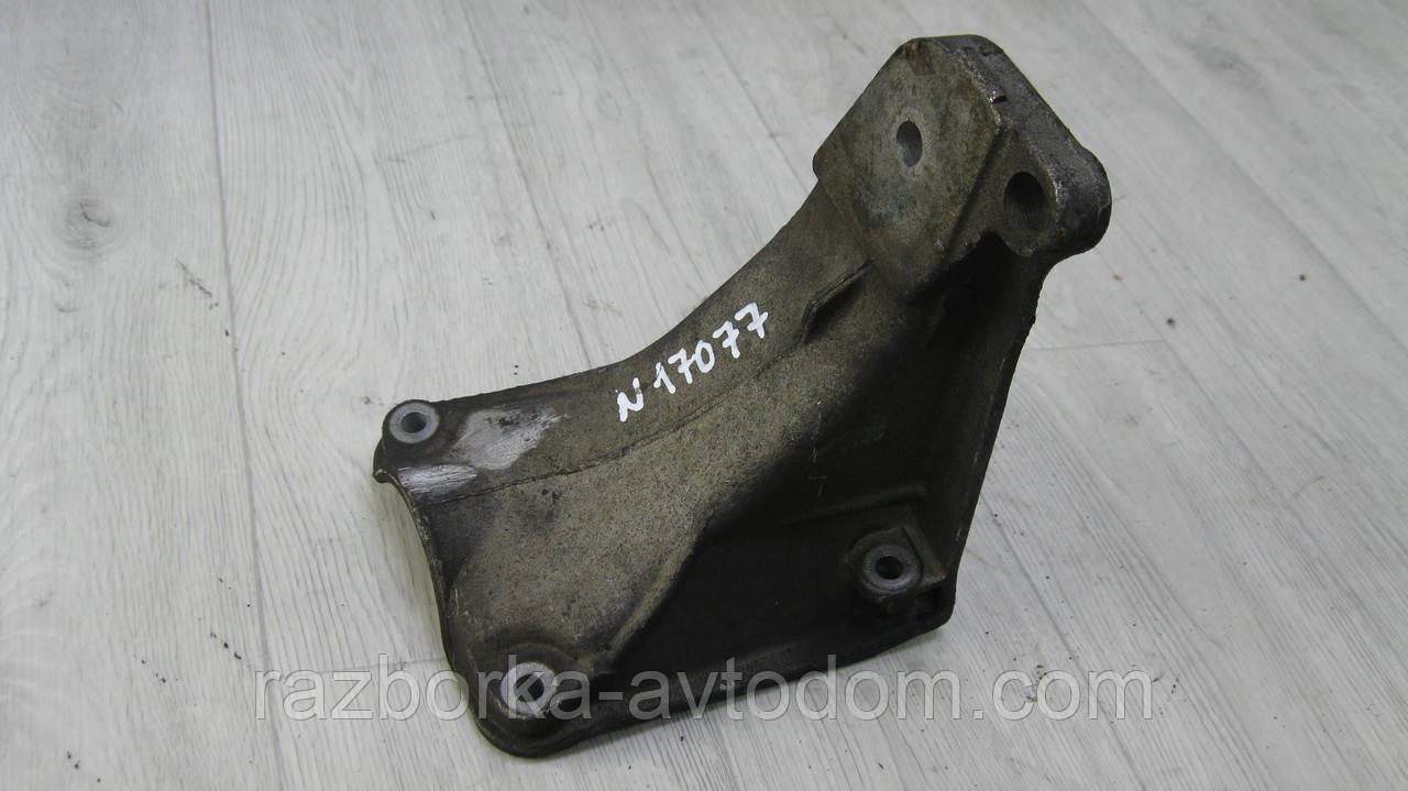 Кронштейн двигуна VW Golf 3 (1991-1998) OE: 1H0199354A фото 2