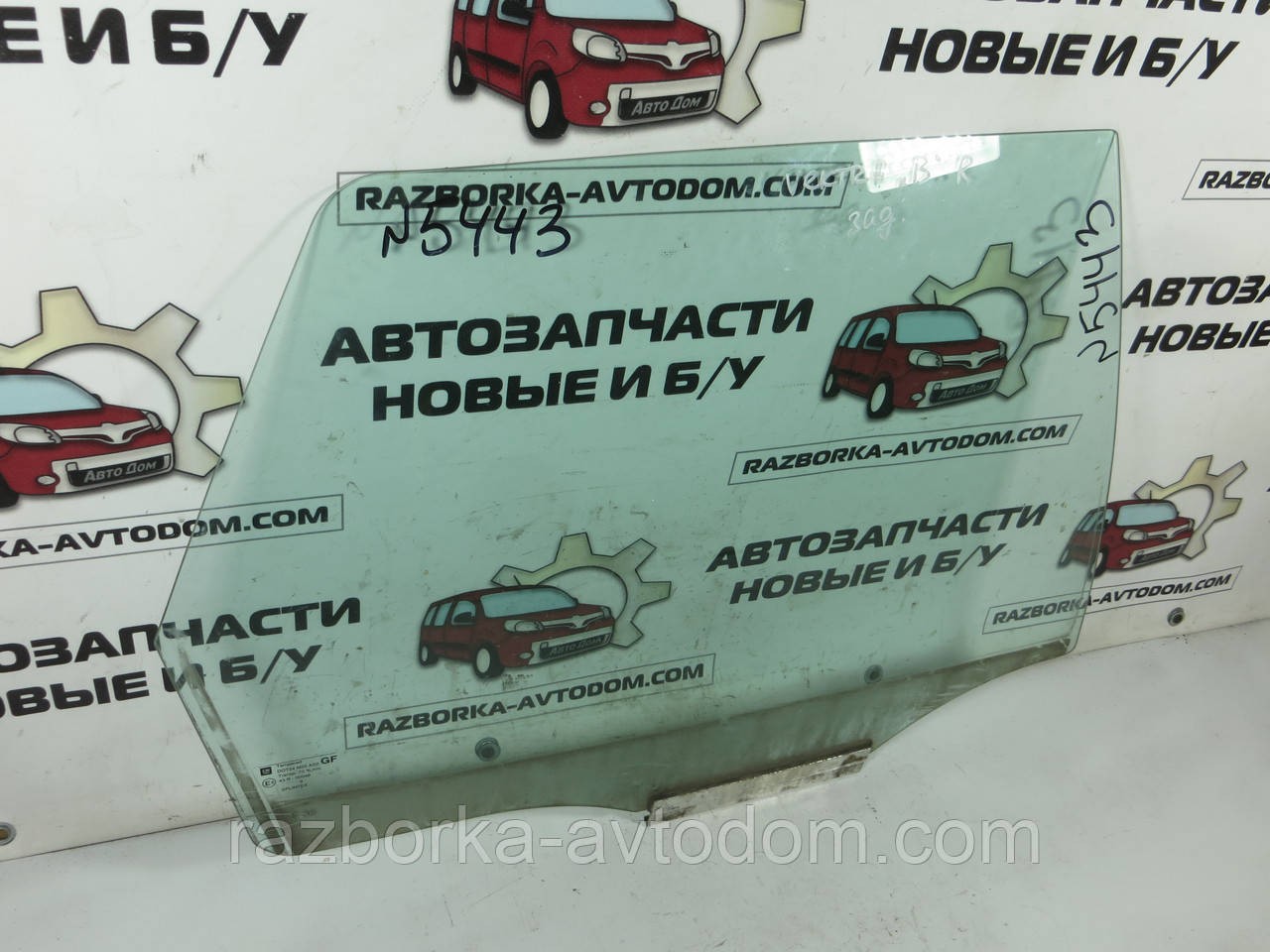 Скло заднього правого дверей (універсал) Opel Vectra B (1995-2002) ОЕ: 90464398