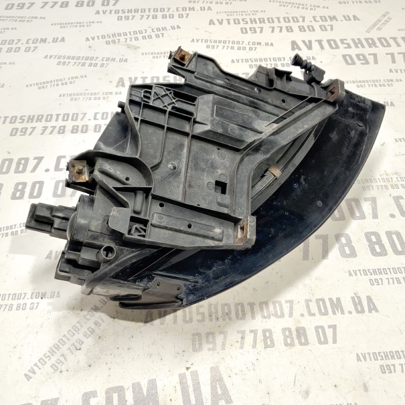 Фара ліва Audi A4 B8 (07-15) 2.0D 8K0941003A