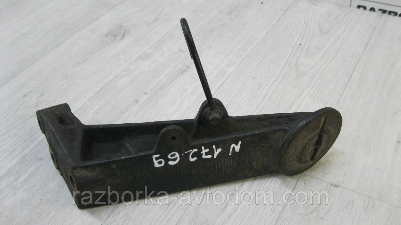 Кронштейн КПП VW Transporter T4 (1990-2003) OE: 044199207F