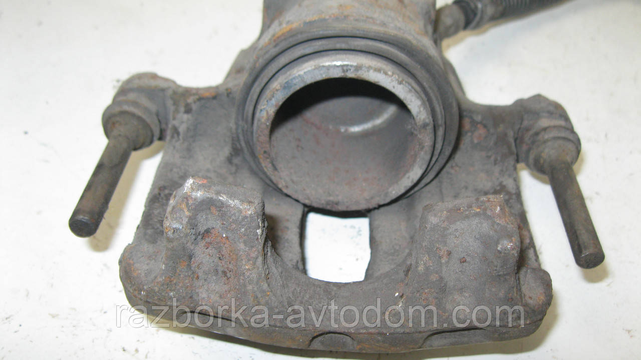 Суппорт передній правий Girling Volvo 440/460 (1987-1996), 480 (1986-1996) OE:3342781