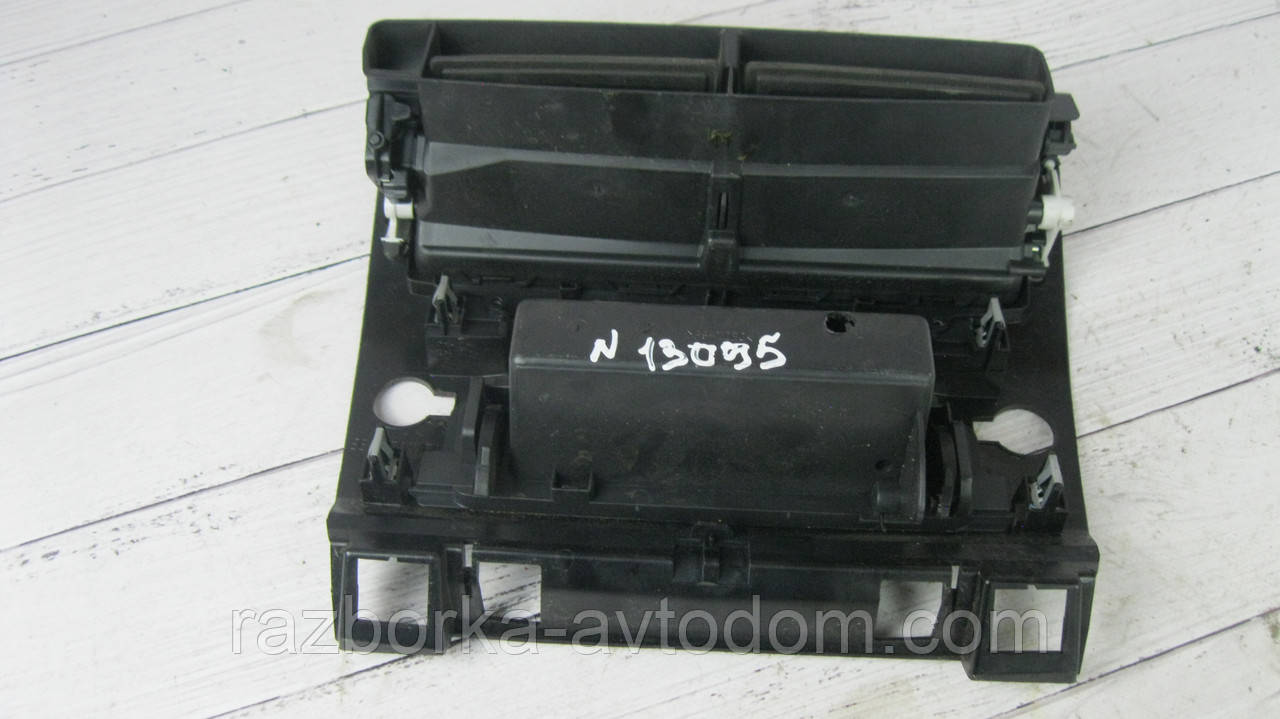 Центральна консоль у торпедо Citroen C4 (2004-2010) OE:8212TF