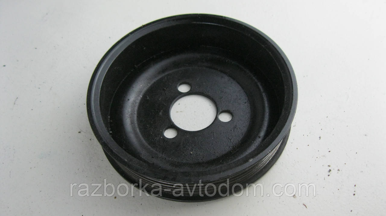 Шків помпи системи охолодження Skoda Fabia (07-14), OCTAVIA, RAPID, ROOMSTER, SUPERB, VW TIGUAN OE: 03D121028B