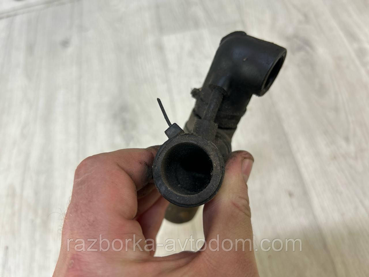 Клапан холостого ходу Mercedes W116 (86-89) OE:0001411625