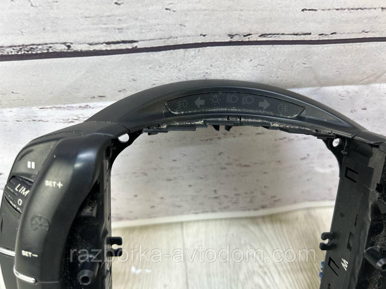 Кнопки керування мультимедія в кермо Citroen C4 (04-10) OE:96497900XT