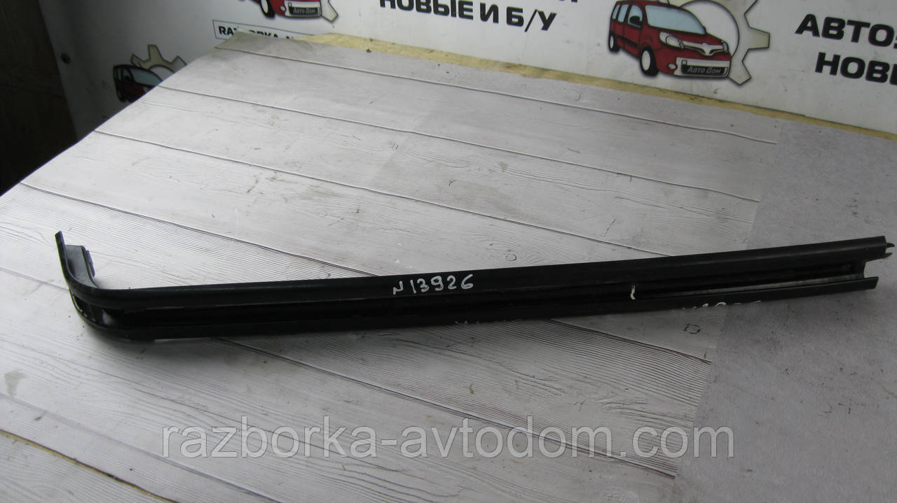 Напрямна роликів розсувних дверей правих середня Opel Combo (2001-2012) OE:24403078, 24403078, 0130488 фото 2