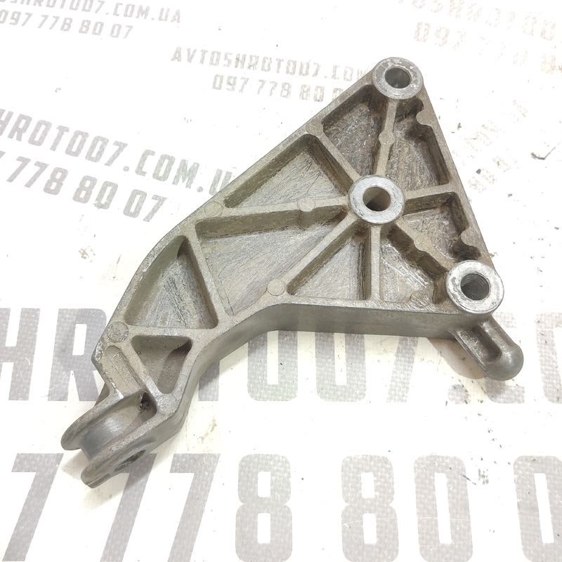 Кронштейн двигуна Opel Astra G фото 2