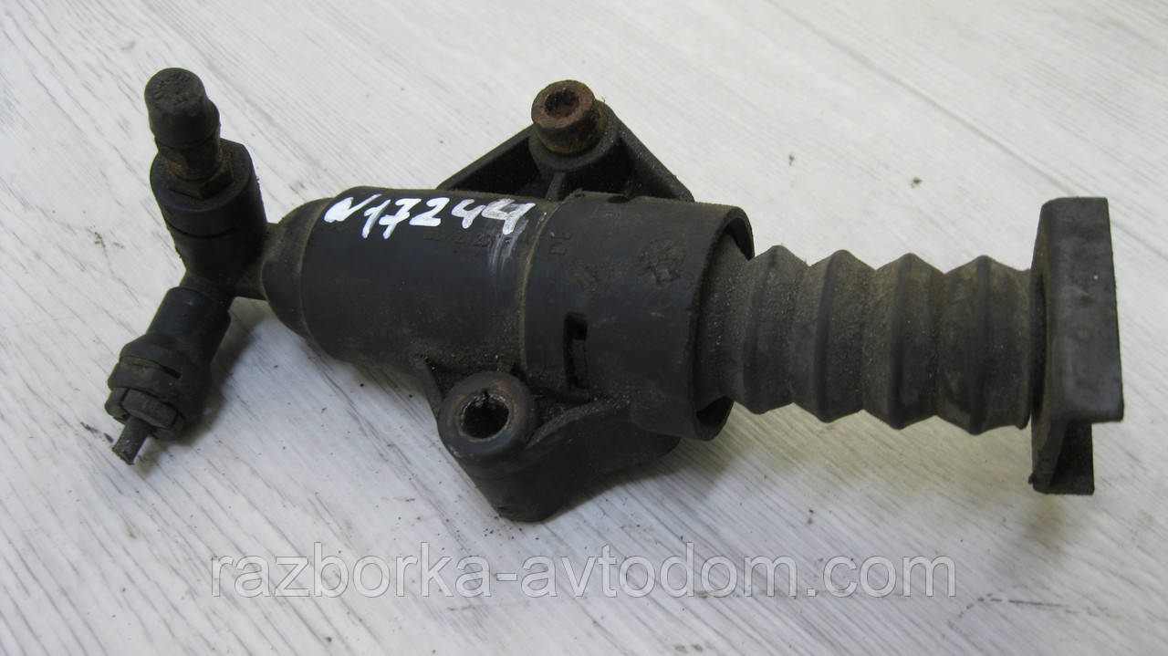 Циліндр зчеплення робочий VW Golf 4, Passat B5, Bora, Polo, Skoda Octavia, Audi A3 та інші OE: 1J0721261F