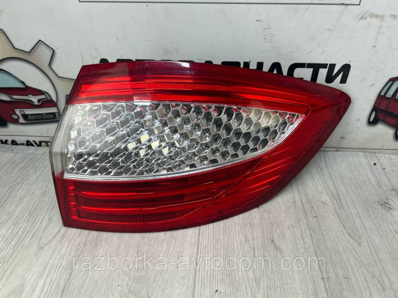 Ліхтар (стоп) задній правий універсал Ford Mondeo MK4 (07-10) OE:7s7113404b
