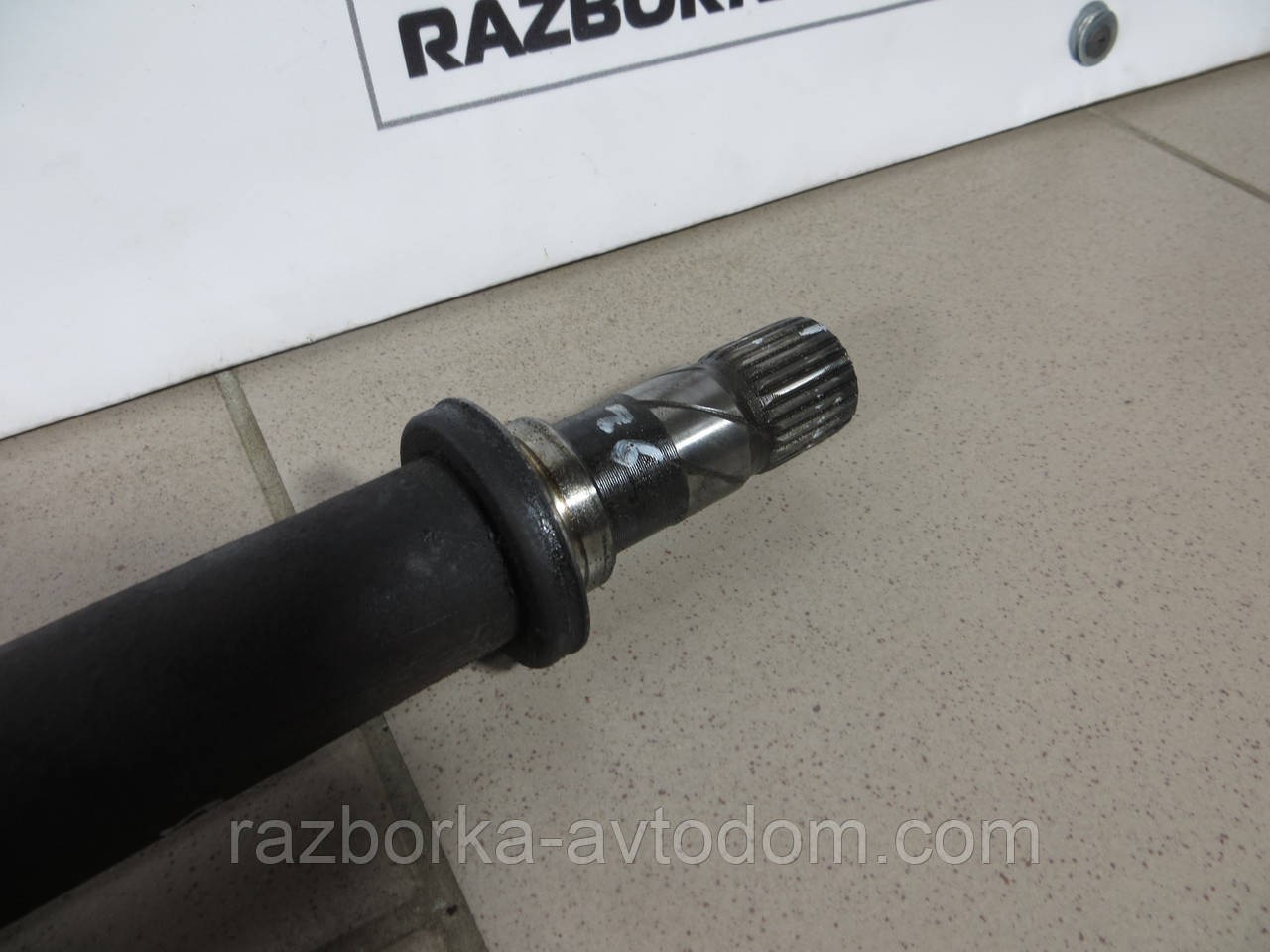 Піввісь права Renault Kangoo (08-13) 1.5dCi 8201235167