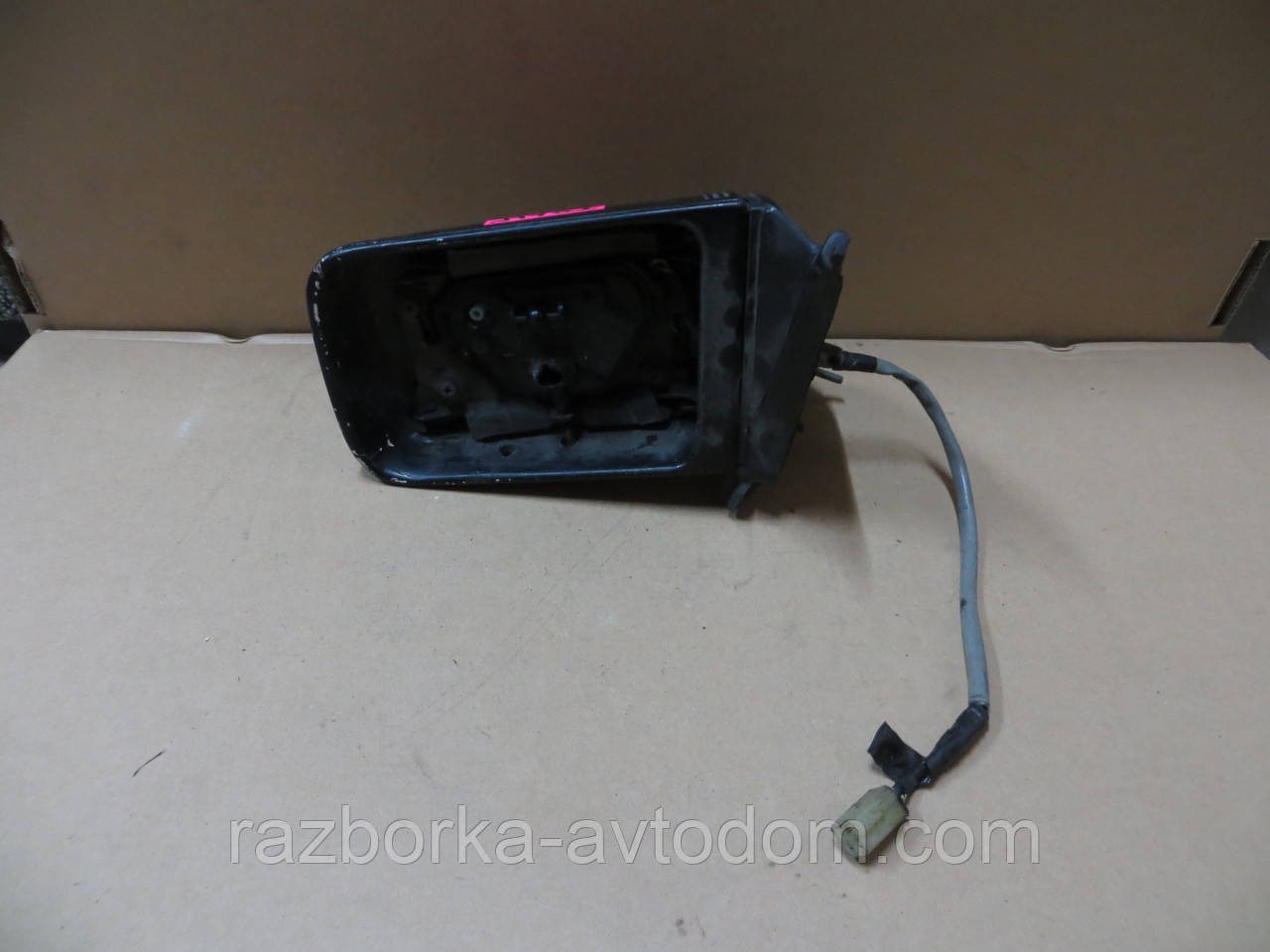 Корпус дзеркала лівий Mitsubishi Lancer (84-88) OEM 1437