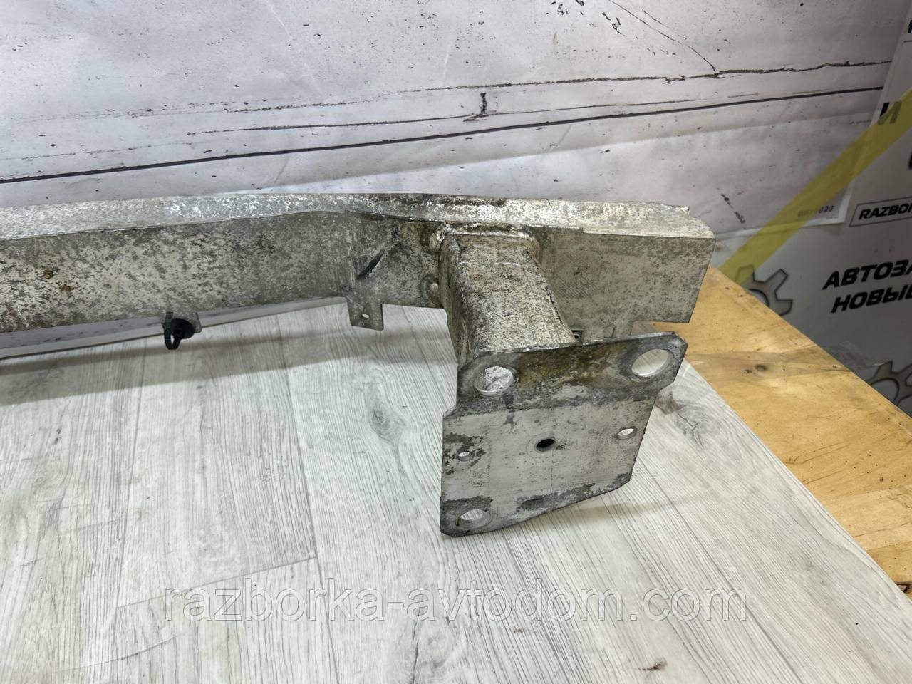 Підсилювач бампера переднього Renault Scenic 3 / Grand Scenic 3 (09-16) OE:752100015r